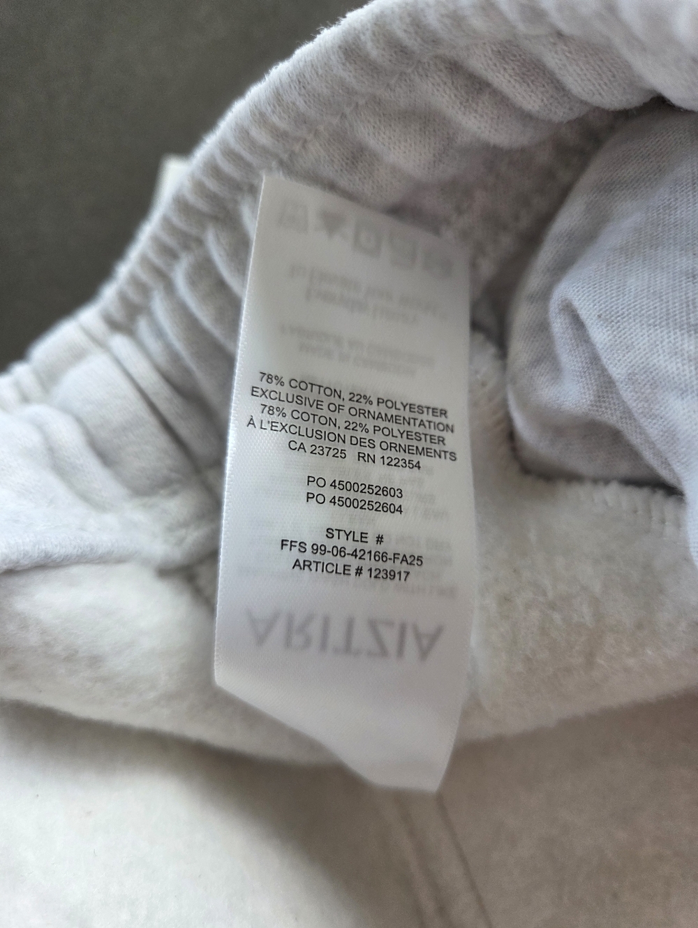 Aritzia Cozy Sweatfleece Mega Cargo Joggers Size Large NWT - Picture 9 of 12